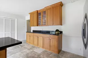 2677 E Grandview Dr S, Sandy, UT 84092 - Photo 8