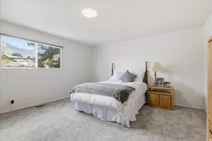 2677 E Grandview Dr S, Sandy, UT 84092 - Photo 10