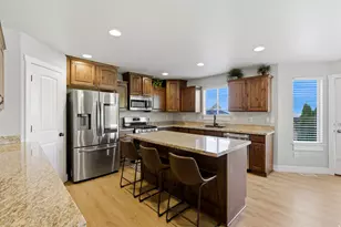 8561 S Canmore Dr W, West Jordan, UT 84081 - Photo 12