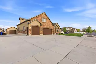 8561 S Canmore Dr W, West Jordan, UT 84081 - Photo 4