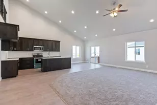 2162 E 200 N, Spanish Fork, UT 84660 - Photo 2