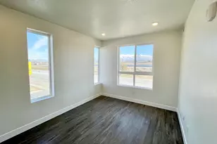 2101 N Main St W, Sunset, UT 84015 - Photo 8