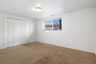 915 Aspen Way, Layton, UT 84040 - Photo 24
