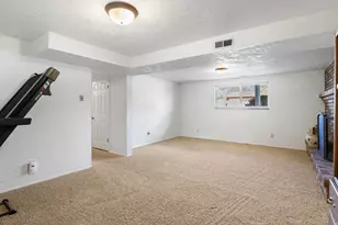 915 Aspen Way, Layton, UT 84040 - Photo 22