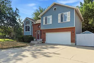 1015 W 550 S, Layton, UT 84041 - Photo 2