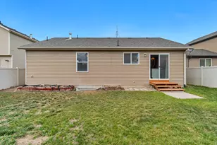 2368 E Hitching Post Dr, Eagle Mountain, UT 84005 - Photo 18