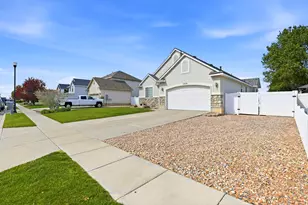 1379 N 2530 W, Clinton, UT 84015 - Photo 8