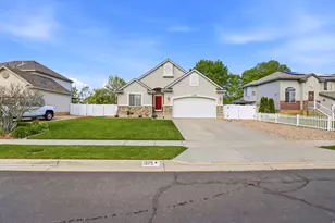 1379 N 2530 W, Clinton, UT 84015 - Photo 6