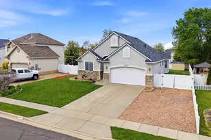 1379 N 2530 W, Clinton, UT 84015 - Photo 4