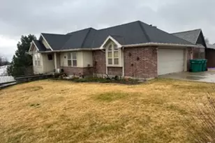 2895 N 2225 St E, Layton, UT 84040 - Photo 4