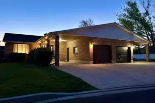 127 N 1080 E, Orem, UT 84097 - Photo 2