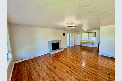 232 W 700 N, Clearfield, UT 84015 - Photo 2