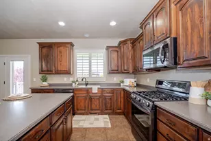 2692 W 2325 N, Farr West, UT 84404 - Photo 8