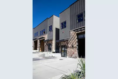 5852 N Queens Garden Rd #5, Mountain Green, UT 84050 - Photo 2