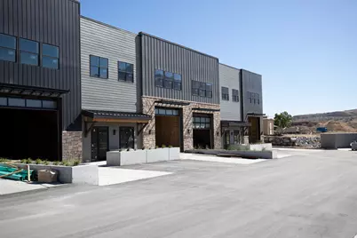 5852 Queens Garden Rd #6, Mountain Green, UT 84050 - Photo 4