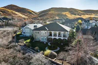 802 Eaglepointe Dr, North Salt Lake, UT 84054 - Photo 2