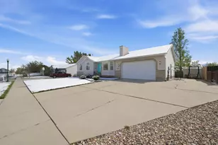 13951 S Haystack Peak Circle, Riverton, UT 84096 - Photo 2