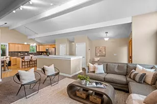 9722 S Buttonwood Circle, Sandy, UT 84092 - Photo 8