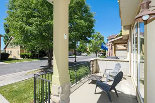 940 W Willow Green Way, Farmington, UT 84025 - Photo 4