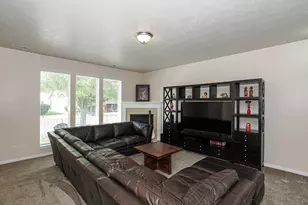 940 W Willow Green Way, Farmington, UT 84025 - Photo 8