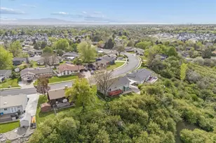 1701 E Hillsboro Dr, Layton, UT 84040 - Photo 48