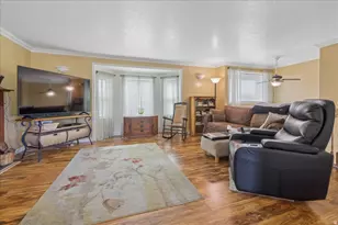 1701 E Hillsboro Dr, Layton, UT 84040 - Photo 10