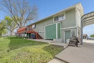 1701 E Hillsboro Dr, Layton, UT 84040 - Photo 38