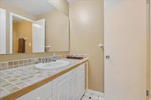 1701 E Hillsboro Dr, Layton, UT 84040 - Photo 14