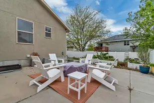 877 N Fox Run Dr E, Tooele, UT 84074 - Photo 32