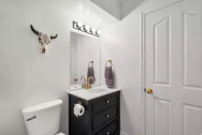 1027 E Sara Ln S, Ogden, UT 84404 - Photo 12