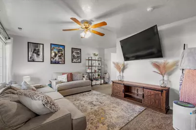1027 E Sara Ln S, Ogden, UT 84404 - Photo 4