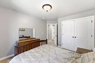 1058 W 975 N, Layton, UT 84041 - Photo 18
