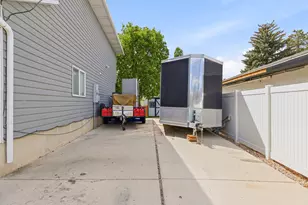 1577 N Main St, Orem, UT 84057 - Photo 24