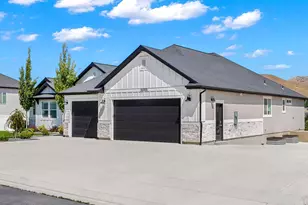 3065 E Lake Vista Dr, Eagle Mountain, UT 84005 - Photo 2