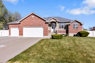 3648 Troon Dr, Syracuse, UT 84075 - Photo 2