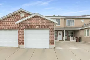 134 W 2525 N, Harrisville, UT 84414 - Photo 2
