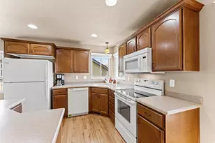 1257 W 2850 S, Syracuse, UT 84075 - Photo 8