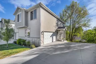 607 S Plum Creek Ln E, Ogden, UT 84404 - Photo 2