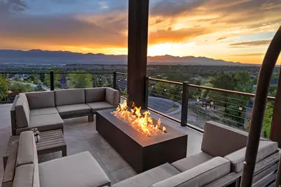 2373 E Bear Hills Cir, Draper, UT 84020 - Photo 2