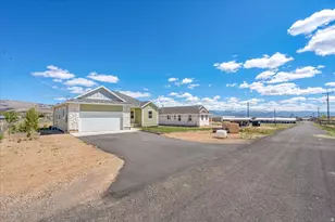 607 S 250 W, Fountain Green, UT 84632 - Photo 4