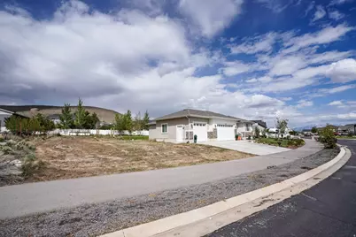 2315 E Dugway Dr, Eagle Mountain, UT 84005 - Photo 12