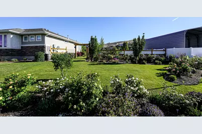2315 E Dugway Dr, Eagle Mountain, UT 84005 - Photo 10