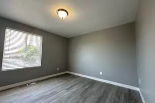 2562 N 1150 W, Layton, UT 84041 - Photo 10