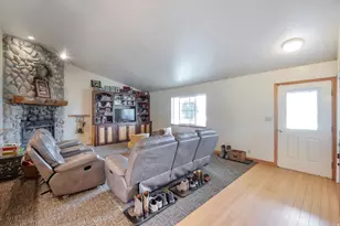 950 W Wildrose Dr, Francis, UT 84036 - Photo 4