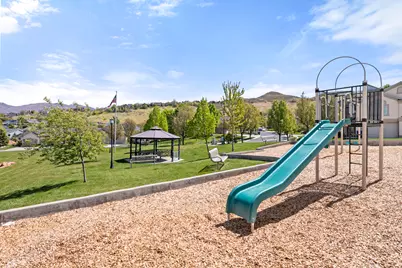 306 E Bella Vida Dr, North Salt Lake, UT 84054 - Photo 38