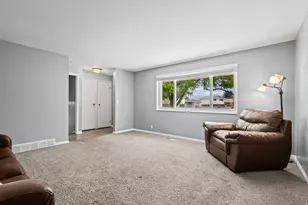 3846 W Meadow Gate Dr, West Valley, UT 84120 - Photo 8