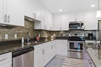 875 S Depot St #247B, Clearfield, UT 84015 - Photo 8