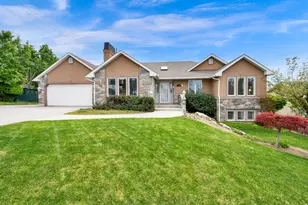 1506 S Lakeview Dr, Bountiful, UT 84010 - Photo 2