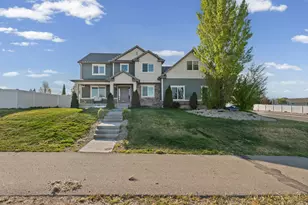9552 N Horizon Dr W, Eagle Mountain, UT 84005 - Photo 2