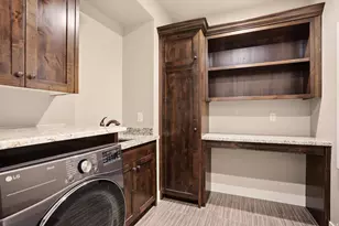 208 E Parkway Cir N, North Salt Lake, UT 84054 - Photo 16